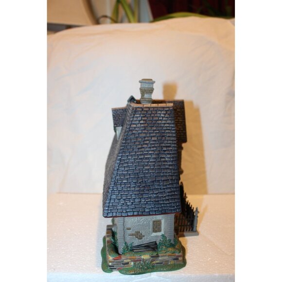 Dept 56  Village - Great Expectations Satis Manor - Picture 4 of 10